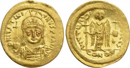 JUSTINIAN I (527-565). GOLD Solidus. Constantinople