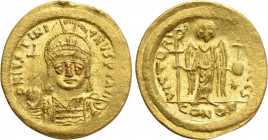 JUSTINIAN I (527-565). GOLD Solidus. Constantinople