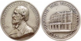 Italia - Medaglia emessa nel 1951 commemorativa del cinquantenario verdiano (1901-1951) con la raffigurazione del Teatro alla Scala sul rovescio - AE ...