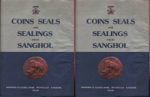 SHARMA G. .B – KURMA M. - Coins seals and sealings from Sanghol. Chandigarh, 1986. Pp. 83, tavv. 30. Ril. ed sciupata, buono stato, molto raro. Ex lib...