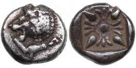 Ionia, Miletos AR Diobol circa 520-450 BC
1.07g. 9mm. VF-/XF Forepart of roaring lion to left. / Stellate pattern within incuse square.