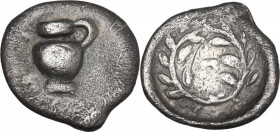 Greek Italy. Southern Apulia, Tarentum. AR Hemiobol, c. 450-380 BC. Obv. One-handled skyphos. Rev. Π within wreath. HN Italy 866-67 ; Vlasto 1753. AR....