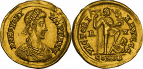 Honorius (393-423). AV Solidus, Ravenna mint, 402-406 AD. Obv. DN HONORIVS PF AVG. Pearl-diademed, draped and cuirassed bust right. Rev. VICTORIA AVGG...