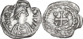 Justinian I (527-565). AR Quarter Siliqua, Carthage mint. Obv. D N IVSTINI-ANVS P P AC. Pearl-diademed, draped and cuirassed bust right. Rev. V-O / M-...