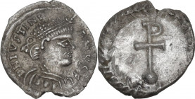 Justinian I (527-565). AR Quarter Siliqua, Ravenna mint. Obv. DN IVSTINIANVS. Diademed and cuirassed bust right. Rev. Cross surmounted by P on globe, ...