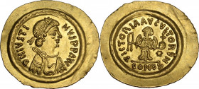 Justin II (565-578). AV Tremissis, Ravenna mint. Obv. DN IVSTI - NVS PP AVC. Pearl-diademed, draped and cuirassed bust right; heavy annular border. Re...