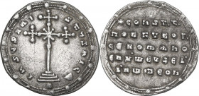 Constantine VII, Porphyrogenitus (913-959) and Romanus I, Lecapenus (920-944). AR Miliaresion, Constantinople mint, 931-944 AD. Obv. IhSЧS XRI-STЧS hI...