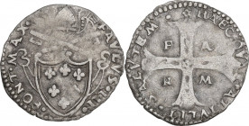 Parma. Paolo III (1534-1549), Alessandro Farnese. Sesino. D/ Stemma Farnese semiovale gigliato. R/ Croce gigliata, nei quarti le lettere P A R M [A]. ...