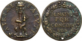 Roma. Orsini-Colonna. Medaglia fusa, c. 1550. D/ PATRIAE SALVTI. Un orso che abbraccia una colonna terminante con corona. R/ SENATVS/ P Q R/ CONCOR/DI...