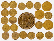 Konvolut
22 Miniaturgoldmünzen sowie ein Imitat einer niederländischen 10-Gulden-Münze 1876 (geprüft). GG 333, Gesamtgewicht: 13,9 g.