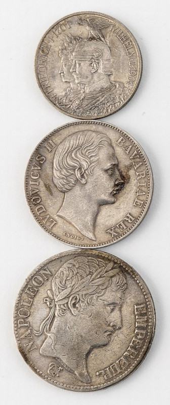 Drei Silbermünzen
Frankreich: 5 Francs 1813, 24,8 g, ss. Bayern: Vereinstaler (...