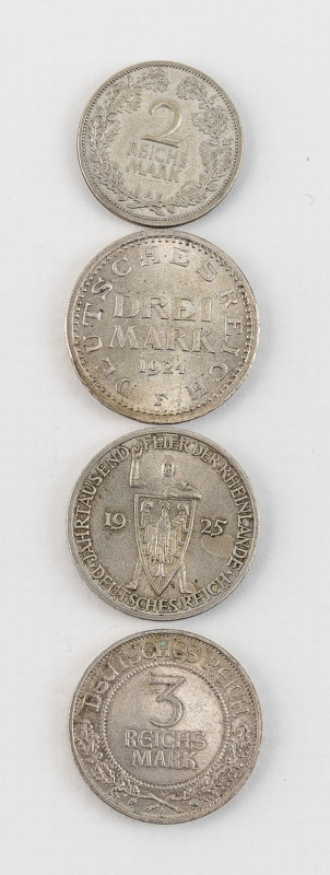 Weimarer Republik
Vier Silbermünzen: 3 Mark 1924 F, 15,0 g, ss. 2 x 3 Reichsmar...