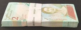 Venezuela, 2 Bolívares, 2018, UNC, p101, BUNDLE
(Total 100 Banknotes), Banco Central de Venezuela 
Estimate: USD 25 - 50