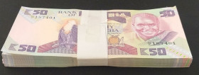 Zambia, 50 Kwacha, 1986/1988, UNC, p28a, BUNDLE
(Total 100 consecutive banknotes)
Estimate: USD 25 - 50