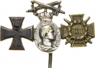 Miniaturen, Miniaturketten und Miniaturspangen
Miniaturnadel mit 3 Auszeichnungen Verliehen 1914. Preußen - Eisernes Kreuz 1. Klasse 1914 (emailliert...
