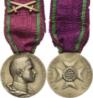 Orden deutscher Länder Sächsische Herzogtümer ab 1826
Goldene Verdienstmedaille mit goldener Schwertauflage Verliehen 1905/1914. Mit Stempelschneider...