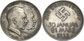 Drittes Reich
 Silbermedaille 1933 (F.W. Hörnlein) Machtergreifung durch Adolf Hitler. Brustbilder Hitlers und Hindenburgs nebeneinander nach rechts ...