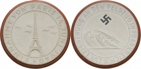 Drittes Reich
 Weiße Porzellanmedaille 1940 (Meißen) Einnahme von Paris. Panzer / Eifelturm. Rand rot, Hakenkreuz schwarz, 48,5 mm Scheuch 1871 W Vor...