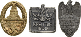 Drittes Reich
Abzeichen 1933. Sachsentreffen N.S.D.A.P., 1938 - Frankentag Hesselberg, 1939 - Kreistag 3 Stück. Vorzüglich