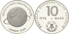 Gedenkmünzen
 10 Mark 1978. Weltraumflug. Lose in Kapsel Jaeger 1568 Selten. Polierte Platte