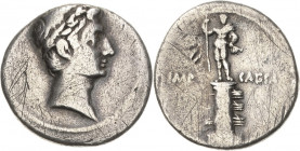 Kaiserzeit
Augustus 27 v. Chr.-14 n. Chr Denar 29/27 v. Chr., Rom oder Brindisi Auf den Sieg bei Actium. Kopf nach rechts / Statue auf mit Rostren ge...