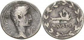 Kaiserzeit
Augustus 27 v. Chr.-14 n. Chr Cistophor 27/26 v. Chr. Pergamon/Mysia Kopf nach rechts, IMP CAESAR / Sternbild des Capricornus nach rechts,...