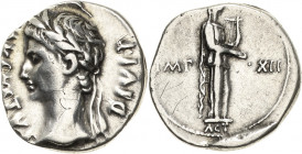 Kaiserzeit
Augustus 27 v. Chr.-14 n. Chr Denar 11/10 v. Chr., Lugdunum Kopf mit Lorbeerkranz nach links, AVGVSTVS DIVI F / Apollo Citharoedus steht m...