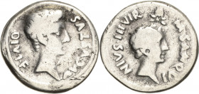 Kaiserzeit
Augustus und Caesar 27 v. Chr.-14 n. Chr Denar 17 v. Chr. Rom Kopf des Augustus nach rechts, AVGVSTVS DIVI F / Kopf des Divus Caesar nach ...