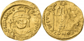 Mauricius Tiberius 582-602 Solidus 583/602, Konstantinopel Brustbild mit Helm, Panzer und Kreuzglobus von vorn, DN MAVRIC TIb PP AVC / Victoria steht ...