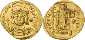 Mauricius Tiberius 582-602 Solidus 583/602, Konstantinopel Brustbild mit Helm von vorn, rechts Stern, MAVRC-Tlb PP AV / Victoria mit Staurogrammstab u...