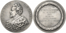 Bayern
Ludwig II. 1864-1886 Silbermedaille 1886 (Lauer) Auf den Tod des Königs. Brustbild nach links im Hermelinmantel / 9 Zeilen Schrift im Lorbeerk...