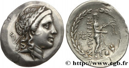 AIOLIS - MYRINA
Type : Tétradrachme stéphanophore 
Date : c. 150-140 AC.  
Mint name / Town : Myrhina , Éolide,  
Metal : silver 
Diameter : 35,5  mm
...