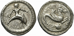 Apulia, Tarentum, Didrachm, ca. 500-480 BC; AR (g 8,07; mm 20; h 12); Taras astride dolphin r., holding octopus; below, TAPAS retrograde, Rv. Hippocam...