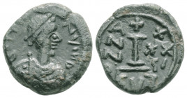 Byzantine
Justinian I. (527-565 AD) Kyzikos
AE Decanummium (16.7mm, 3.9g)
Obv : Diademed, draped, and cuirassed bust right
Rev: Large I; cross above, ...
