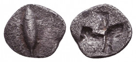 Greek AR Obol. 4-5th century BC. Reference: Condition: Very Fine

 Weight: 0,5 gr Diameter: 9,1 mm