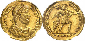 Julien II (360-363). Solidus 360-363, Constantinople.
NGC Ch AU 5/5 4/5 (5785795-005).
Av. FL CL IVLIA - NVS P P AVG. Buste diadémé, drapé et cuiras...
