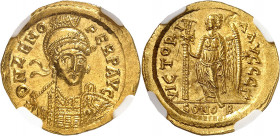 Zenon (476-491). Solidus 476-491, Constantinople, 3e officine.
NGC Gem MS 5/5 5/5 (3988794-001).
Av. DN ZENO PERP AVG. Buste couronné et cuirassé de...