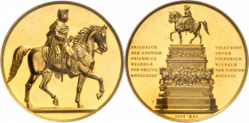 Prusse, Frédéric-Guillaume IV (1840-1861). Médaille d’Or au module de 50 ducats, statue équestre de Frédéric le Grand sur le boulevard Unter den Linde...