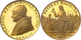 Vatican, Jean XXIII (1958-1963). Médaille d’Or, promulgation de l’encyclique Mater et Magistra, par Giampaoli, Flan bruni (PROOF) An IV - 1961, Rome....