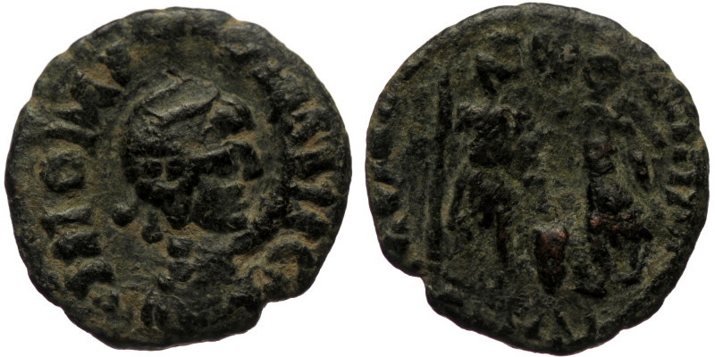 Barbaric imitation of Honorius (383-408) AE centenionalis (Bronze, 2.64g, 17mm)
...