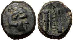 Macedon, uncertain mint, AE (bronze, 6,85 g., 18 mm) Alexander III 'the Great' (336-323 BC)
Obv: Head of Herakles to right, wearing lion skin headdre...