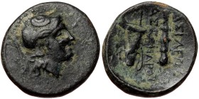 Macedon, uncertain mint, AE (bronze, 4,25 g., 18 mm) Kassander (316-297 BC)
Obv: Helmeted head of Athena right
Rev: BAΣIΛEΩΣ KAΣΣANΔΡOY above and be...