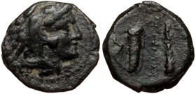 Kingdom of Macedon, uncertain mint in Macedon, AE (Bronze, 19,2 mm, 5,08 g), Alexander III the Great (336-323 BC).
Obv: Head of Herakles right, weari...