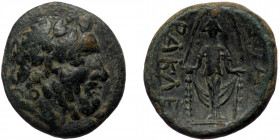 Phrygia. Apameia, AE (bronze, 7,83 g, 21 mm), HPAKΛEI (Herakle-) EΓΛO (Eglo-) (88-40 BC)
Obv:Laureate head of Zeus right 
Rev:AΠAME[ΩN] HPAKΛEI EΓΛO, ...