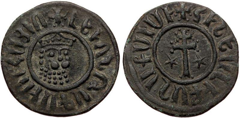 Cilician Armenia, Levon I (1198-1219). Æ Tank (30mm, 6.91g)
Obv: Crowned leonin...