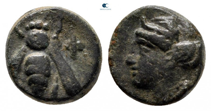 Ionia. Ephesos circa 375-325 BC. 
Bronze Æ

9 mm, 1,18 g



very fine