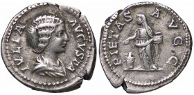 WAHRROMANE IMPERIALI - Giulia Domna (moglie di S. Severo) - Denario C. 150; RIC S572 (AG g. 3,69)
 

qSPL