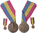 WAHRMEDAGLIE - SAVOIA - Vittorio Emanuele III (1900-1943) - Medaglia 1919 - Ai liberatori AE Ø 39 Con mignon
 Con mignon

SPL