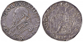 Gregorio XIII (1572-1585) Testone - Munt. 13 AG (g 9,50) R Questo lotto è già in possesso del certificato di esportazione rilasciato dal Ministero del...