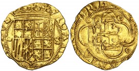 s/d. Juana y Carlos. Sevilla. . 1 escudo. (Cal. 55). 3,35 g. Doble acuñación en reverso. Buen ejemplar. Muy escasa. (MBC+).